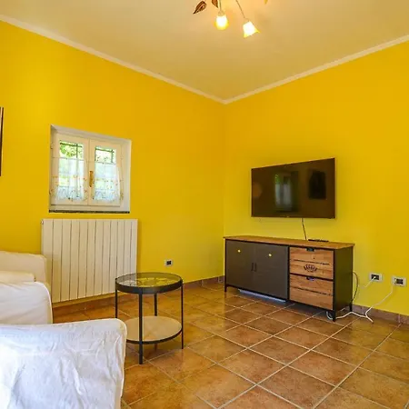 2 Bedroom Beautiful In Feriehus