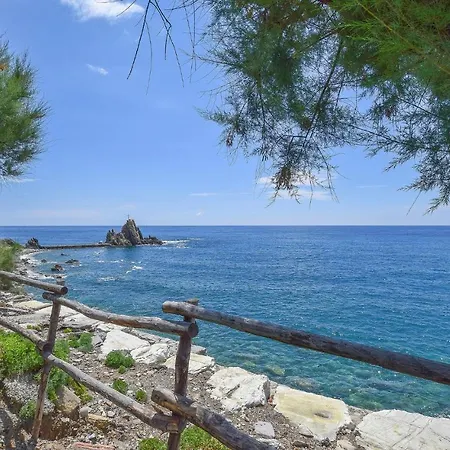 Holiday home 2 Bedroom Beautiful In Framura