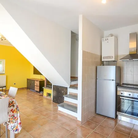 2 Bedroom Beautiful In * Framura