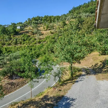 2 Bedroom Beautiful In Framura