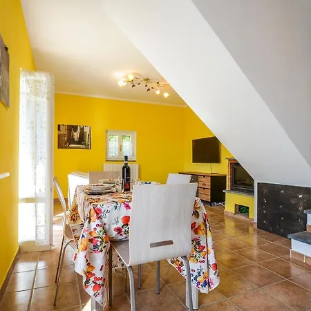 2 Bedroom Beautiful In 別荘 *