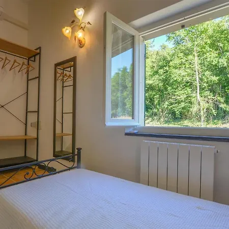 2 Bedroom Beautiful In Framura