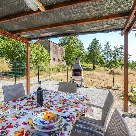 2 Bedroom Beautiful In 別荘 フラムーラ